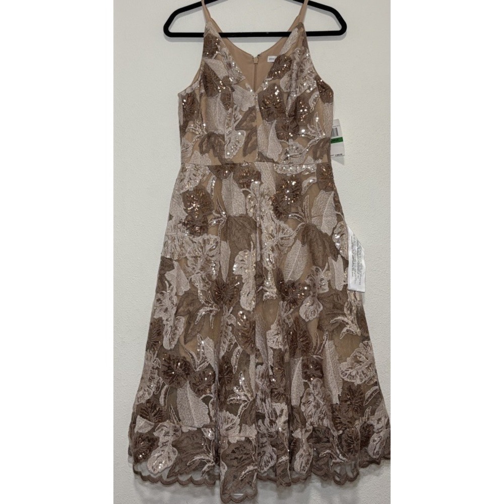 NWT Dress the Population Metallic Blair Sequin Lace Fit & Flare Dress Glam L